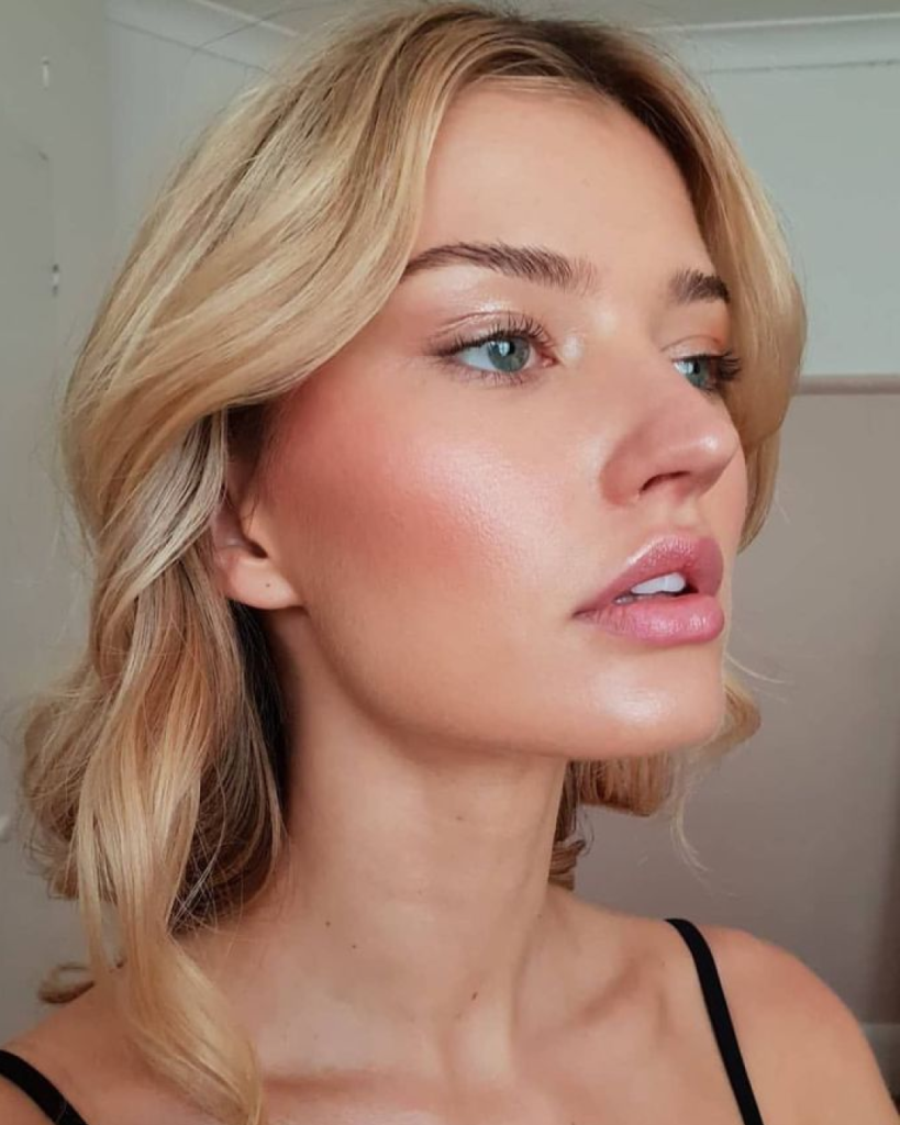 Трендовые макияжи на зиму 2025: что актуально в этом сезоне? Трендовые макияжи на зиму 2025: что актуально в этом сезоне?