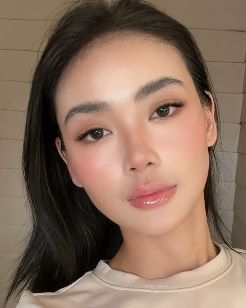 Бьюти-тренды 2025–2026: корейский макияж Бьюти-тренды 2025–2026: корейский макияж