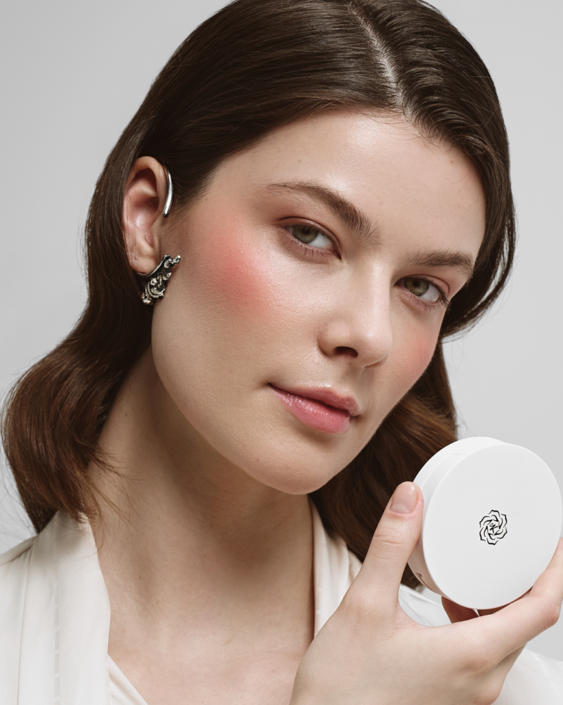 Выбираем матовый тон: какие компоненты сушат кожу лица Выбираем матовый тон: какие компоненты сушат кожу лица