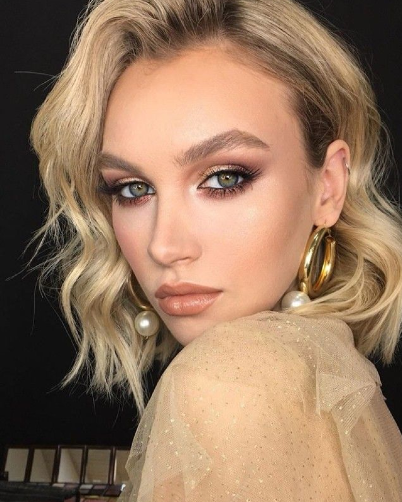 Трендовые осенние макияжи: идеи для разных цветотипов и пошаговые инструкции Трендовые осенние макияжи: идеи для разных цветотипов и пошаговые инструкции