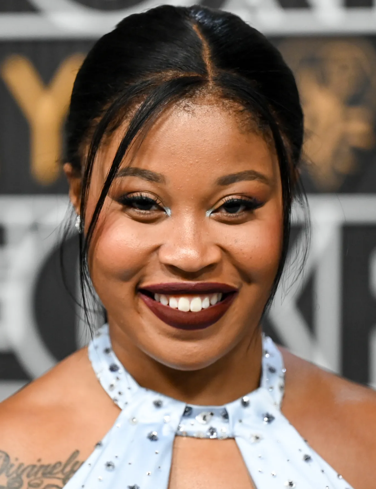 Тренды в макияже осенью 2025: от тик-ток до красной ковровой дорожки Тренды в макияже осенью 2025: от тик-ток до красной ковровой дорожки