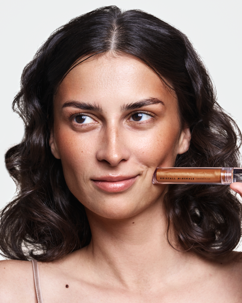 Скульптор или бронзер: в чем разница и что выбрать? 