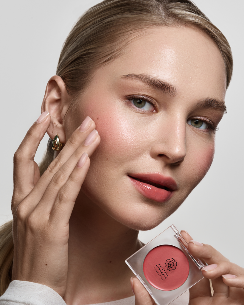 Макияж на каждый день зимой: собираем базовую косметичку 