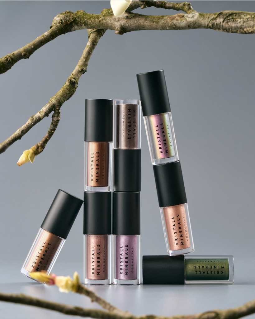 НОВИНКА: жидкие тени в 8 оттенках 