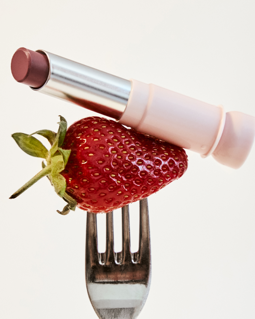 Макияж на каждый день зимой: собираем базовую косметичку 