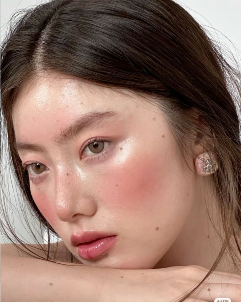 Бьюти-тренды 2025–2026: корейский макияж Бьюти-тренды 2025–2026: корейский макияж