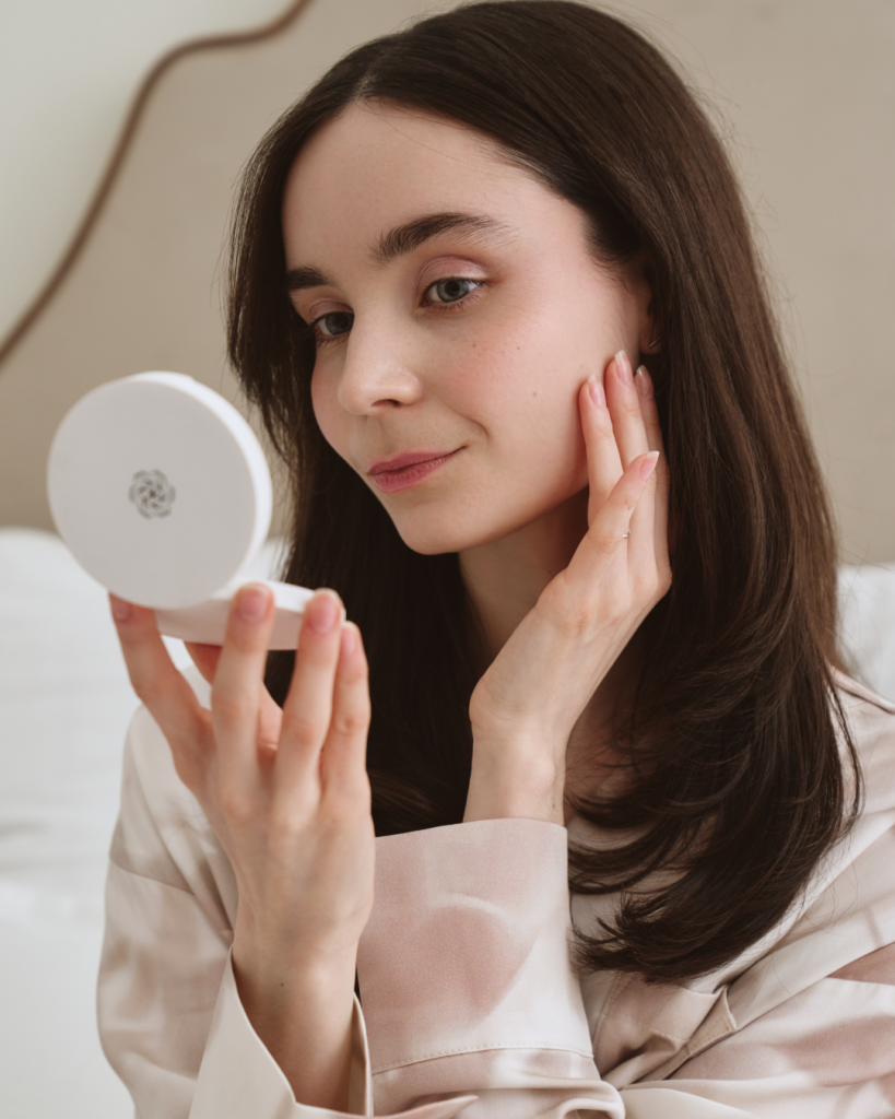 Выбираем матовый тон: какие компоненты сушат кожу лица Выбираем матовый тон: какие компоненты сушат кожу лица