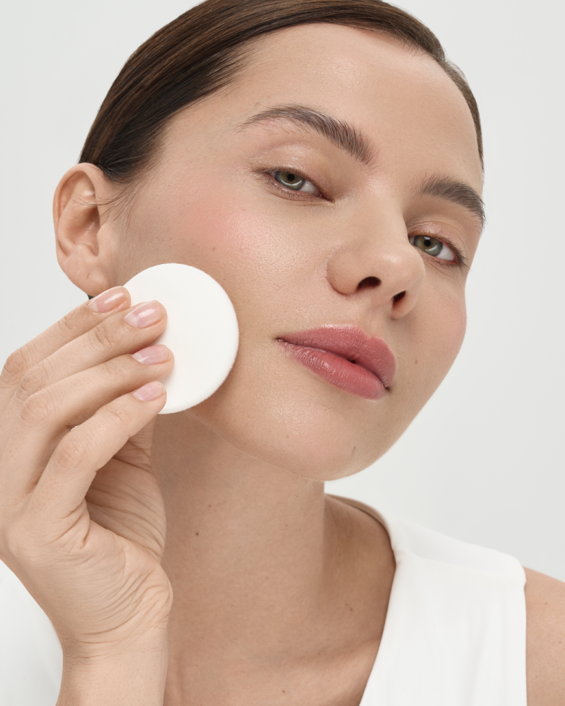 Выбираем матовый тон: какие компоненты сушат кожу лица Выбираем матовый тон: какие компоненты сушат кожу лица