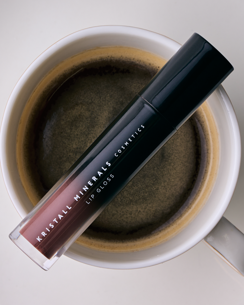 Нюд, розовый или коричневый: выбираем блеск для губ в 2026 Нюд, розовый или коричневый: выбираем блеск для губ в 2026