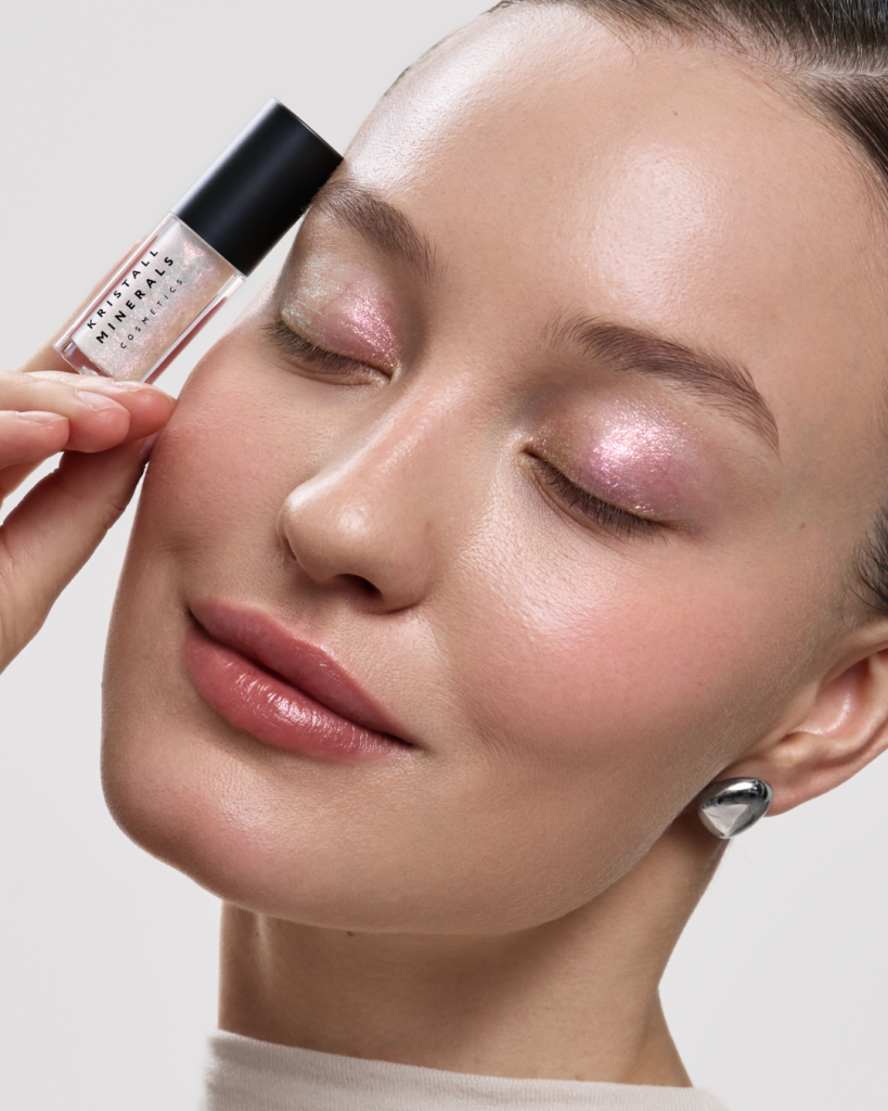 Макияж на каждый день зимой: собираем базовую косметичку 